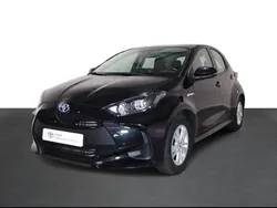 Preto (pintura metalizada) Usado 2024 Toyota Yaris Comfort Sedan | € 25.250 (Preço justo)