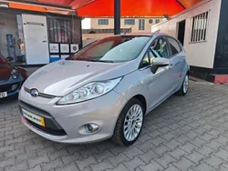 Cinza Usado 2011 Ford Fiesta Titanium Citadino | € 9.900 (Caro)