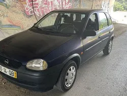 Usado 2000 Opel Corsa Sedan | € 1.750