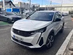 Branco glaciar Usado 2022 Peugeot 3008 Allure Monovolume | € 29.565 (Preço justo)