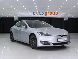 Cinzento Usado 2018 Tesla Model S Sedan | € 33.990 (Preço justo)