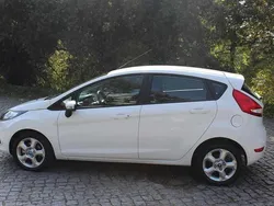 Branco Usado 2011 Ford Fiesta Citadino | € 6.500 (Preço justo)