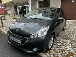Cinza Usado 2015 Peugeot 208 Style Citadino | € 9.880 (Preço justo)
