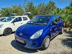 Azul Usado 2009 Hyundai i20 Citadino | € 4.800