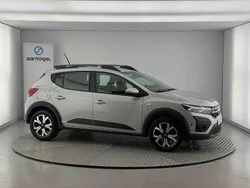 Cinzento Usado 2024 Dacia Sandero Citadino | € 17.100 (Bom preço)