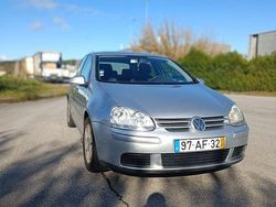 Usado 2005 VW Golf V Sedan | € 3.800