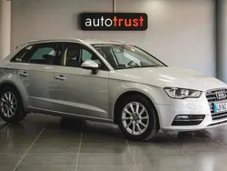 Cinzento Usado 2013 Audi A3 Citadino | € 12.900 (Preço justo)