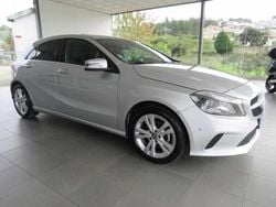 Cinza prata Usado 2018 Mercedes A180 Style Citadino | € 19.600 (Preço justo)