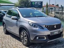 Cinzento Usado 2017 Peugeot 2008 Allure SUV | € 11.900 (Preço justo)