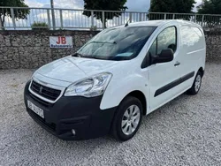 Branco Usado 2016 Peugeot Partner Monovolume | € 10.950 (Preço justo)