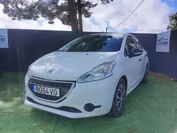 Branco Usado 2014 Peugeot 208 Citadino | € 9.000 (Caro)