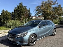 Azul Usado 2014 Mercedes A180 Citadino | € 16.900 (Caro)