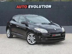 Preto Usado 2011 Renault Mégane III Citadino | € 8.450 (Preço justo)