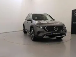 Cinzento mountain Usado 2023 Mercedes EQB250 SUV | € 39.990 (Bom preço)