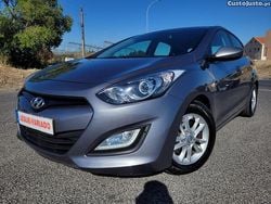 Cinza Usado 2013 Hyundai i30 Active Citadino | € 7.950