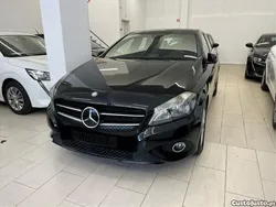 Preto Usado 2014 Mercedes A180 Style Citadino | € 14.900 (Preço justo)