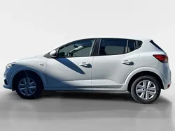 Branco Usado 2023 Dacia Sandero Expression Citadino | € 15.990 (Preço justo)