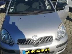 Cinza prata Usado 2003 Toyota Yaris Luna Citadino | € 4.480 (Preço elevado)