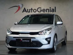 Cinza Usado 2023 Kia Rio | € 17.990 (Preço justo)