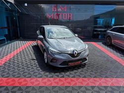 Cinzento Usado 2021 Renault Clio V Collection | € 15.900 (Preço justo)