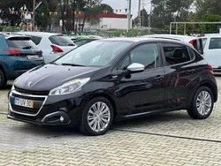 Preto Usado 2018 Peugeot 208 Allure Citadino | € 11.990 (Preço justo)