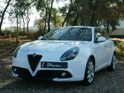 Branco (metalizado) Usado 2016 Alfa Romeo Giulietta Super Citadino | € 16.950