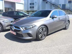 Cinzento Usado 2022 Mercedes A180 Citadino | € 27.900 (Super Preço)
