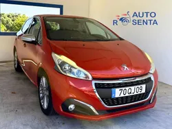Laranja Usado 2015 Peugeot 208 Allure Citadino | € 8.600 (Preço justo)