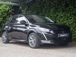 Preto Usado 2023 Peugeot e-208 Style Citadino | € 20.900 (Preço justo)