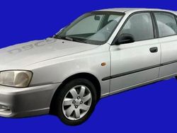 Cinzento Usado 2003 Hyundai Accent | € 1.999