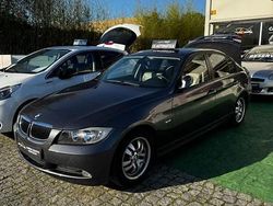 Castanho Usado 2005 BMW 320 Exclusive Sedan | € 9.900 (Preço justo)