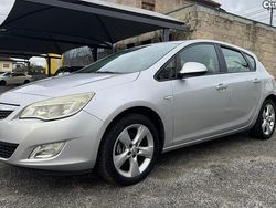 Cinza Usado 2010 Opel Astra Cosmo Citadino | € 3.890