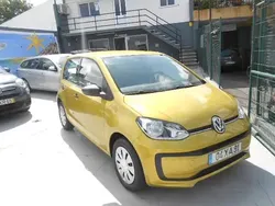 Amarelo Usado 2019 VW up! Citadino | € 11.500