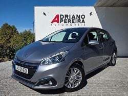 Cinza Usado 2019 Peugeot 208 Signature Sky Citadino | € 11.500 (Bom preço)