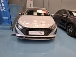 Lumen grey Usado 2023 Hyundai i20 Comfort | € 16.550 (Preço justo)