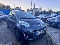 Cinza Usado 2013 Citroën C1 SELECTION Citadino | € 5.980 (Super Preço)