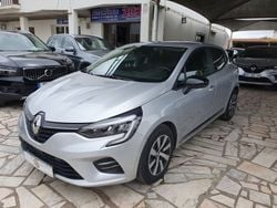 Cinza Usado 2022 Renault Clio V Evolution | € 15.890 (Preço justo)