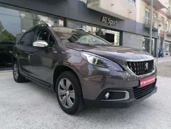 Cinzento Usado 2018 Peugeot 2008 Style SUV | € 15.750 (Preço elevado)