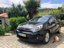 Preto Usado 2014 Kia Rio Citadino | € 7.500