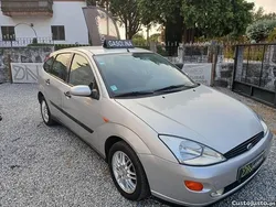 Cinza Usado 1999 Ford Focus | € 2.150 (Preço justo)