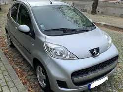 Cinzento Usado 2012 Peugeot 107 Citadino | € 5.000 (Bom preço)