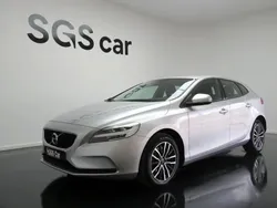 Cinza Usado 2019 Volvo V40 Momentum Carrinha | € 19.800 (Preço justo)