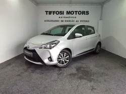 Cinzento Usado 2017 Toyota Yaris | € 13.500 (Preço justo)