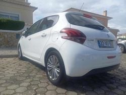 Branco Usado 2018 Peugeot 208 Citadino | € 9.000 (Bom preço)