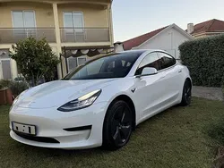 Usado 2020 Tesla Model 3 Standard Range Plus Sedan | € 22.300 (Preço justo)