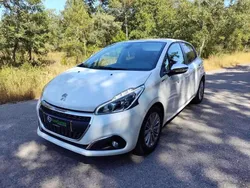 Branco Usado 2019 Peugeot 208 Signature Sky Citadino | € 10.500 (Bom preço)