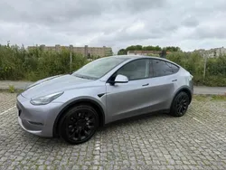 Cinzento Usado 2023 Tesla Model Y Long Range SUV | € 39.500