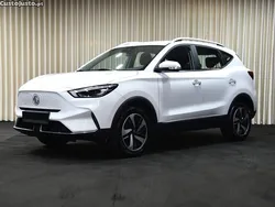 Branco Usado 2022 MG ZS Comfort Sedan | € 21.990 (Preço justo)