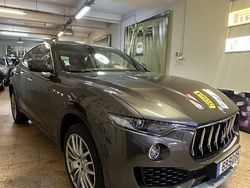 Cinza Usado 2017 Maserati Levante SUV | € 43.500