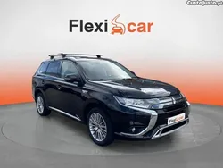 Preto Usado 2019 Mitsubishi Outlander P-HEV Intense | € 21.890